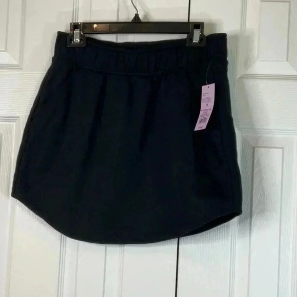 WILD FABLE BLACK FLEECE MINI SKIRT - Picture 3 of 9